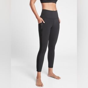 Athleta Salutation Stash II Lace 7/8 Legging Black Size‎ Medium